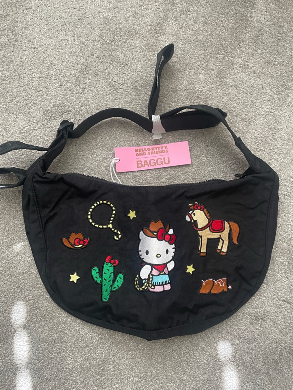 Baggu Medium Embroidered Crescent Bag Hello Kitty (Western)